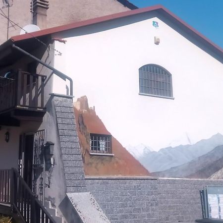 Casa Del Rustico, Indipendente Vista Sacra Con Dipinto Villa Caprie Eksteriør bilde