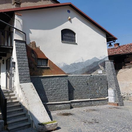 Casa Del Rustico, Indipendente Vista Sacra Con Dipinto Villa Caprie Eksteriør bilde