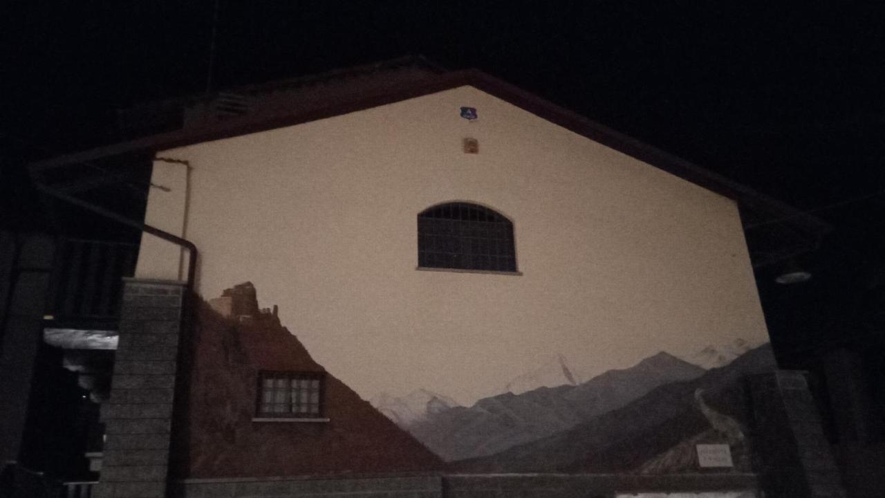 Casa Del Rustico, Indipendente Vista Sacra Con Dipinto Villa Caprie Eksteriør bilde