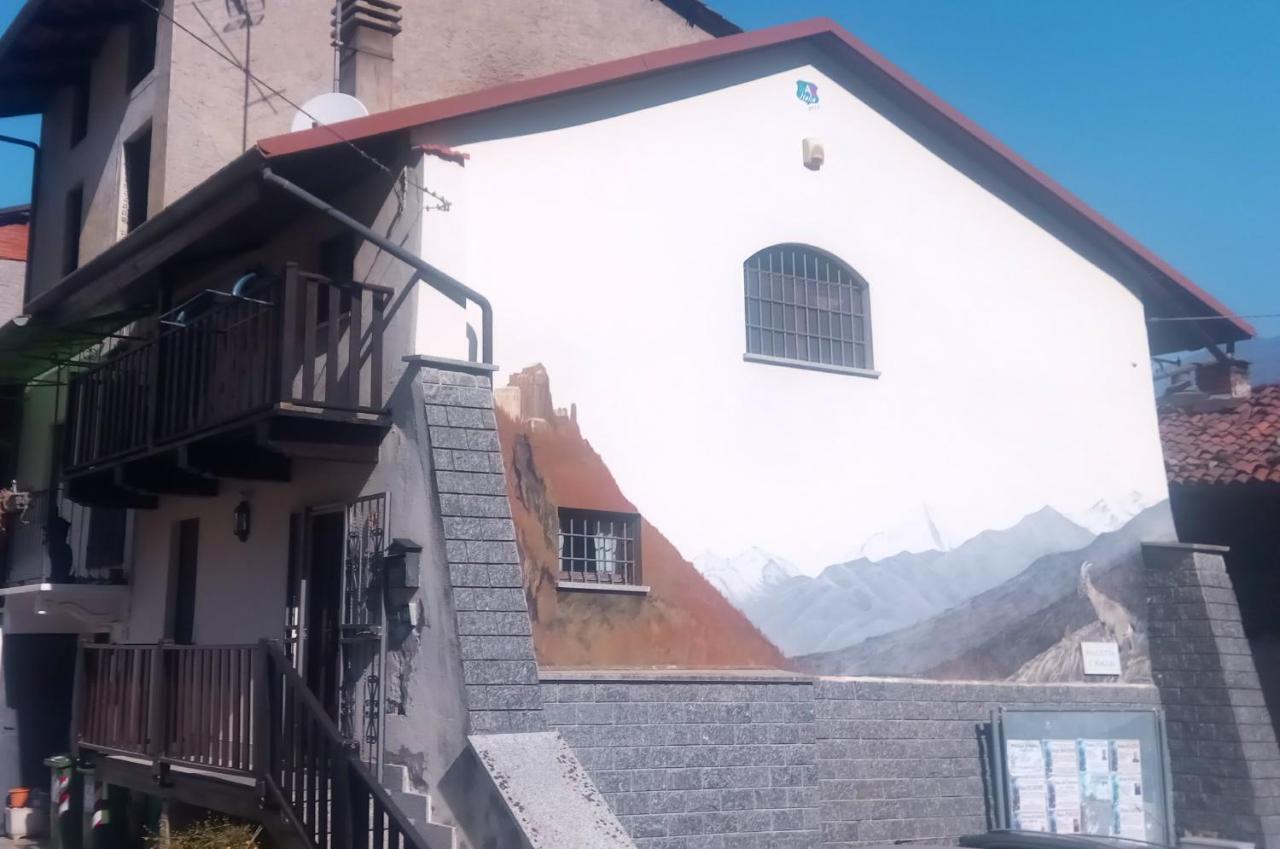 Casa Del Rustico, Indipendente Vista Sacra Con Dipinto Villa Caprie Eksteriør bilde
