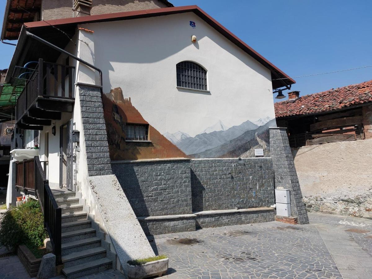 Casa Del Rustico, Indipendente Vista Sacra Con Dipinto Villa Caprie Eksteriør bilde