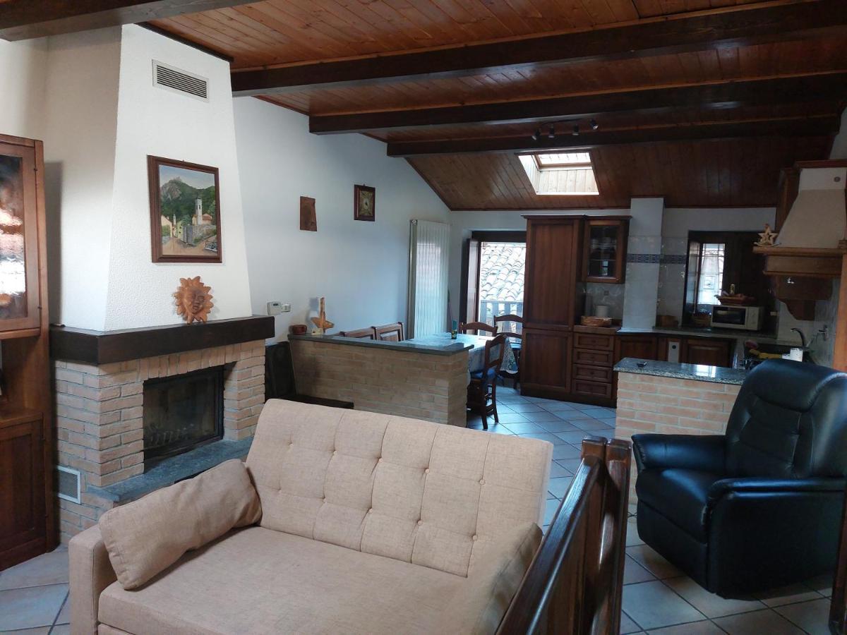 Casa Del Rustico, Indipendente Vista Sacra Con Dipinto Villa Caprie Eksteriør bilde